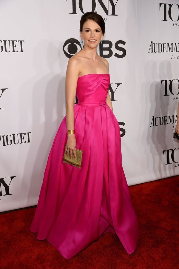 Sutton Foster image courtesy of buzz feed.com