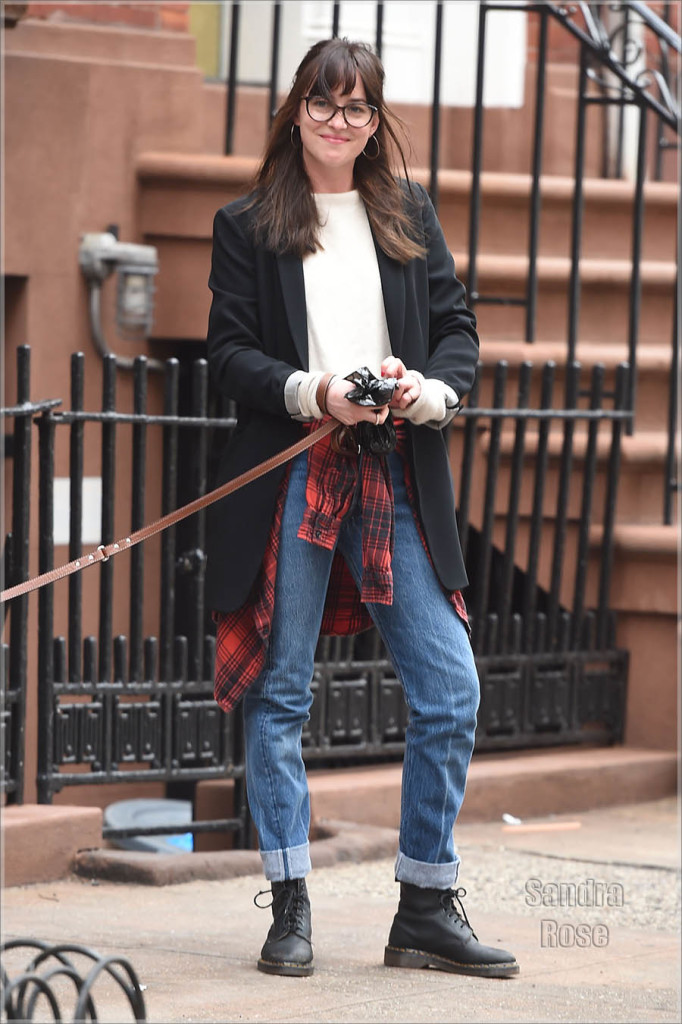 Celebrity_Fashion_Sightings_Dakota_Johnson_april6
